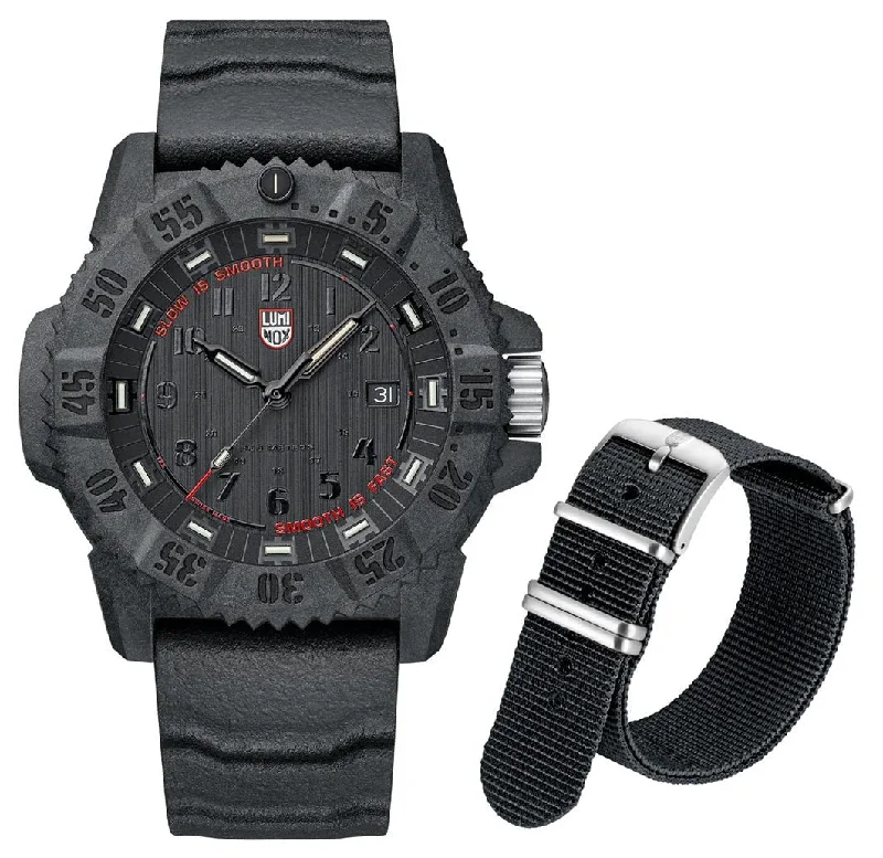 men’s smartwatches with heart rate monitoring and sleep tracking-Limited Edition Luminox Master Carbon SEAL CARBONOX+ Black Dial Black Rubber Interchangeable Black NATO Strap Date Divers Quartz Mens Watch XS.3801.SIS.SET