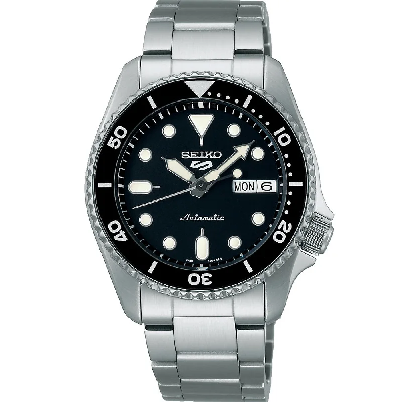 smartwatches with built-in fitness tracking apps for convenience-Seiko 5 SRPK29K Sports SKX Series