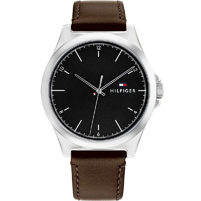 watches with leather straps and classic design for men-Tommy Hilfiger Norris 1710601